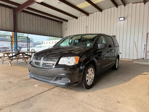 Black Onyx Crystal Pearlcoat 2020 Dodge Grand Caravan SE