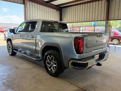 Sterling Metallic 2023 GMC Sierra 1500 SLT