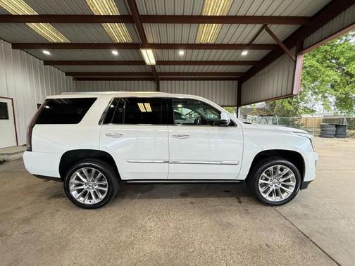 Crystal White Tricoat 2017 Cadillac Escalade Premium Luxury