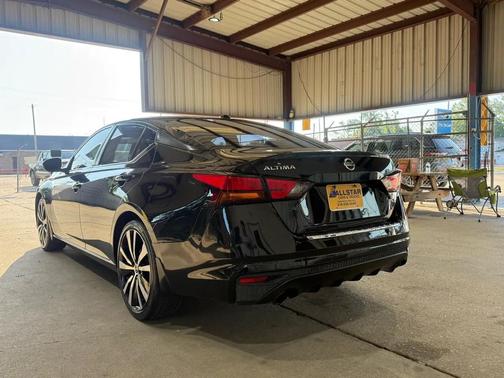 Super Black 2021 Nissan Altima SR VC-Turbo FWD