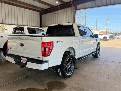 Oxford White 2022 Ford F-150 XLT