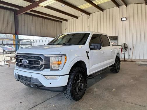 Oxford White 2022 Ford F-150 XLT