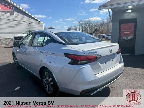 Gray 2021 Nissan Versa 1.6 SV