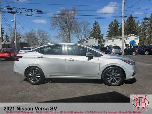 Gray 2021 Nissan Versa 1.6 SV