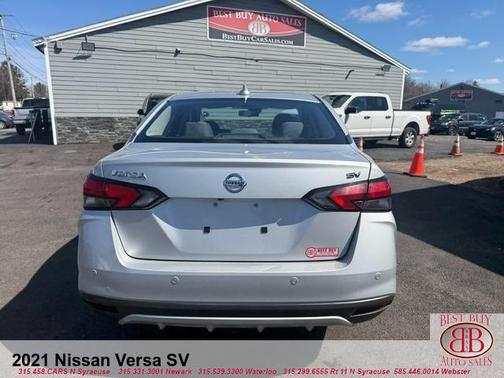 Gray 2021 Nissan Versa 1.6 SV