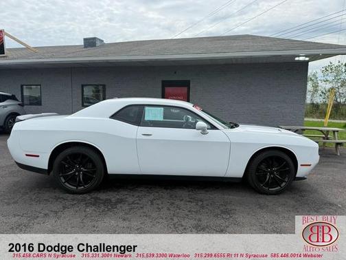 White 2016 Dodge Challenger SXT