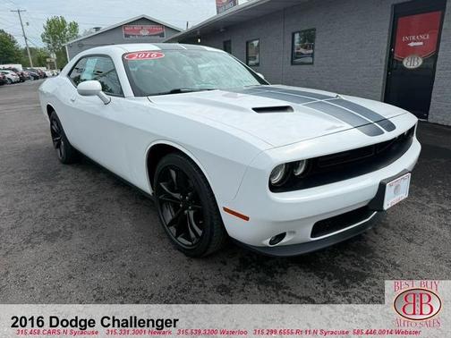 White 2016 Dodge Challenger SXT
