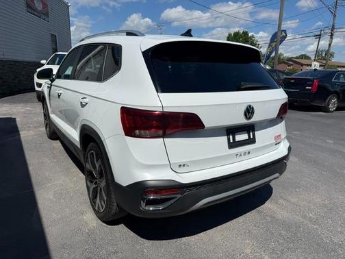 Pure White 2022 Volkswagen Taos 1.5T SEL