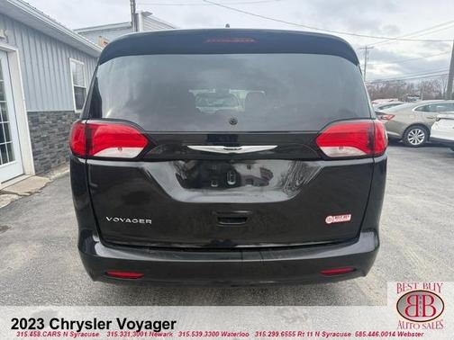 2023 Chrysler Voyager LX