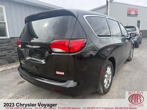 2023 Chrysler Voyager LX