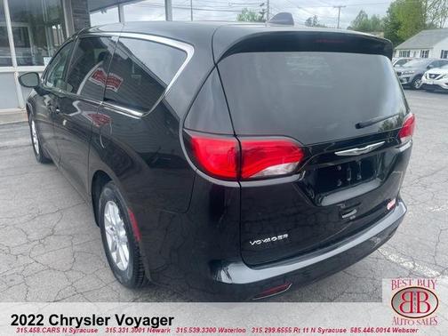 2022 Chrysler Voyager LX