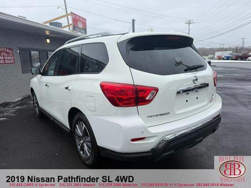 White 2019 Nissan Pathfinder SL