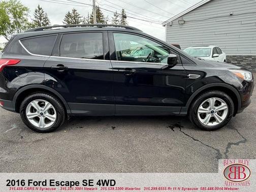 Black 2016 Ford Escape SE