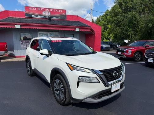 White 2021 Nissan Rogue SV