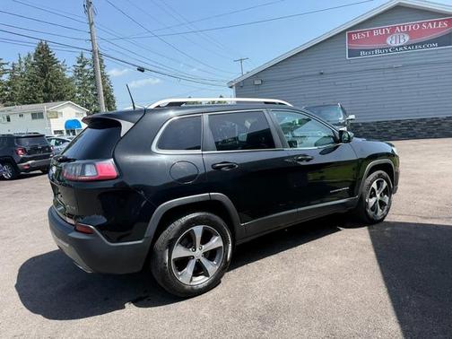 Black 2019 Jeep Cherokee Limited