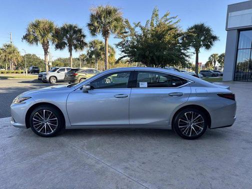 2025 Lexus ES 350 Base