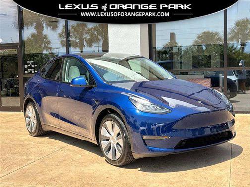 2022 Tesla Model Y Long Range Dual Motor All-Wheel Drive