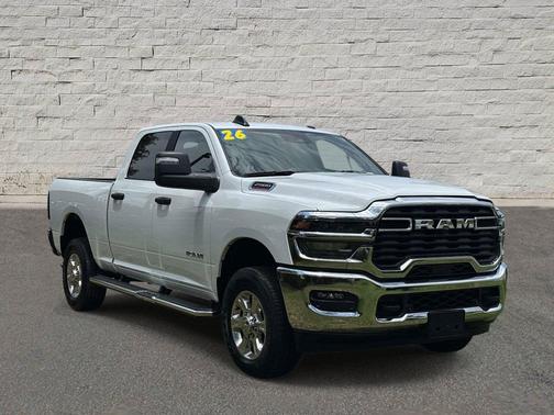 Bright White Clearcoat 2026 RAM 2500 Big Horn Crew Cab 4x4 6'4' Box