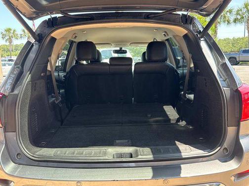 2019 Nissan Pathfinder SL