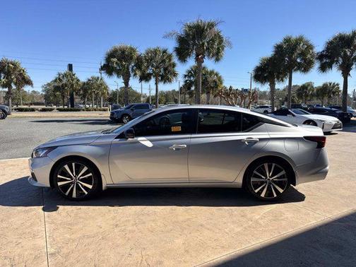 2020 Nissan Altima SR FWD