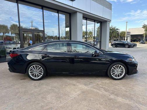 2019 Toyota Avalon Hybrid Limited