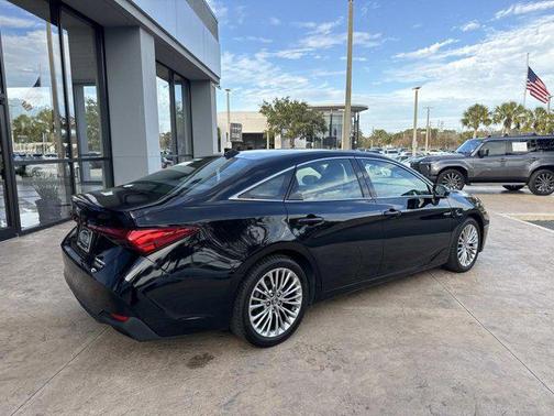 2019 Toyota Avalon Hybrid Limited