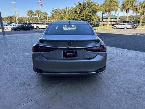 2021 Lexus ES 300h Base