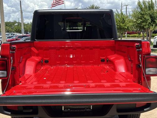 Firecracker Red Clearcoat 2024 Jeep Gladiator Sport S
