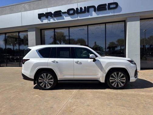 Eminent White Pearl 2026 Lexus LX 700h Luxury