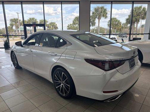 2025 Lexus ES 350 Base