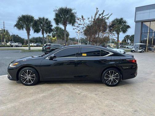 2024 Lexus ES 250 Base