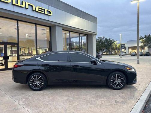 2024 Lexus ES 250 Base