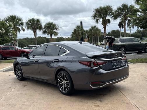 Cloudburst Gray 2025 Lexus ES 300h Base