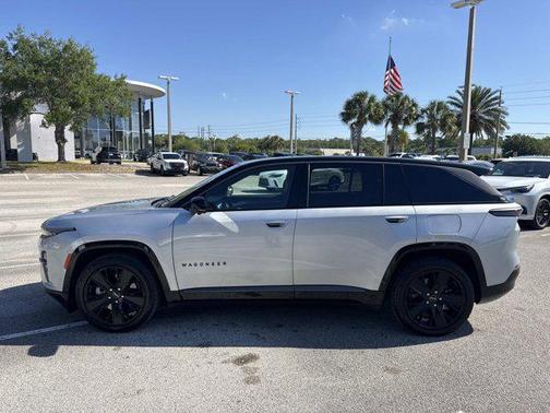 Silver Zynith Clearcoat 2024 Jeep Wagoneer S Launch Edition