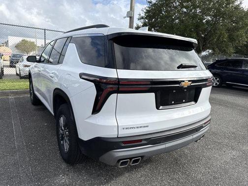2025 Chevrolet Traverse LT