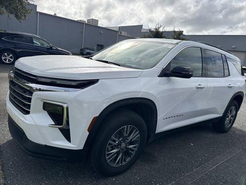 2025 Chevrolet Traverse LT