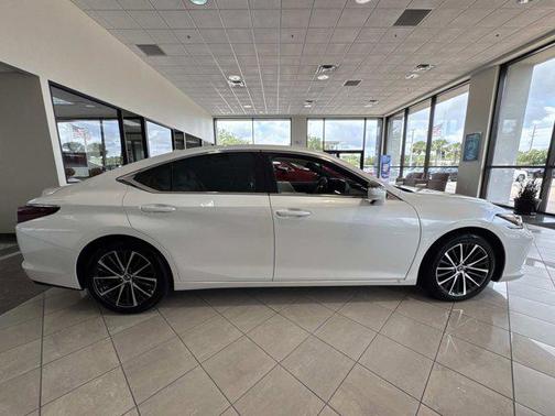 2024 Lexus ES 350 Base
