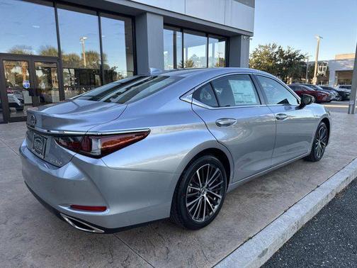 2025 Lexus ES 350 Base