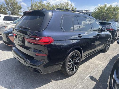 Carbon Black Metallic 2022 BMW X7 xDrive40i