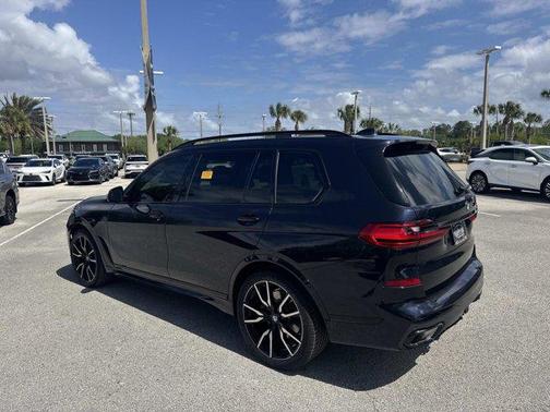 Carbon Black Metallic 2022 BMW X7 xDrive40i