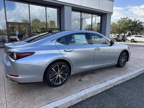 2025 Lexus ES 350 Base