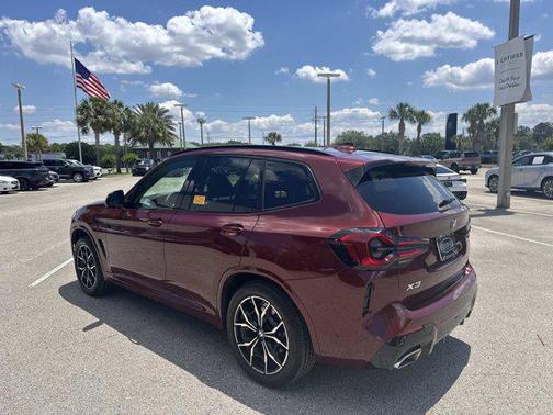 Aventurin Red Metallic 2023 BMW X3 xDrive30i