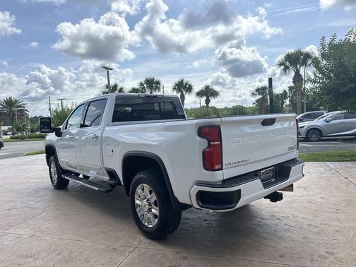 Summit White 2024 Chevrolet Silverado 2500 High Country