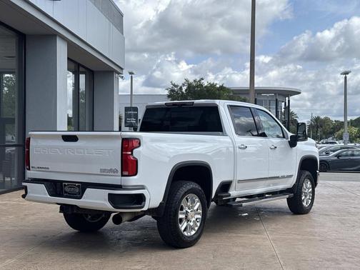 Summit White 2024 Chevrolet Silverado 2500 High Country
