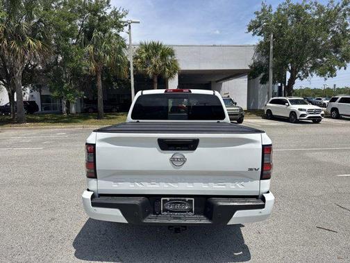 Glacier White 2024 Nissan Frontier SV