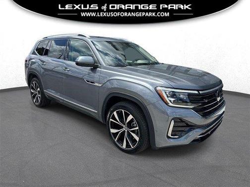 Platinum Gray Metallic 2024 Volkswagen Atlas 2.0T SEL Premium R-Line 4MOTION
