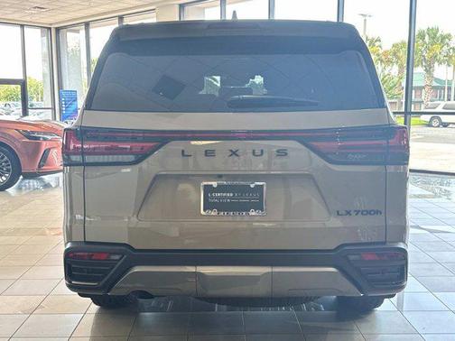 2025 Lexus LX 700h Overtrail