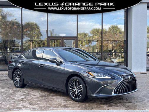 2025 Lexus ES 300h Base