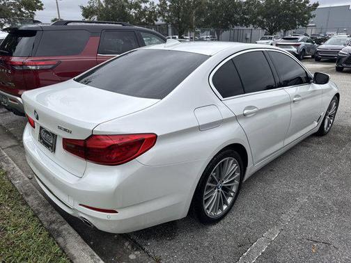 2019 BMW 530 i