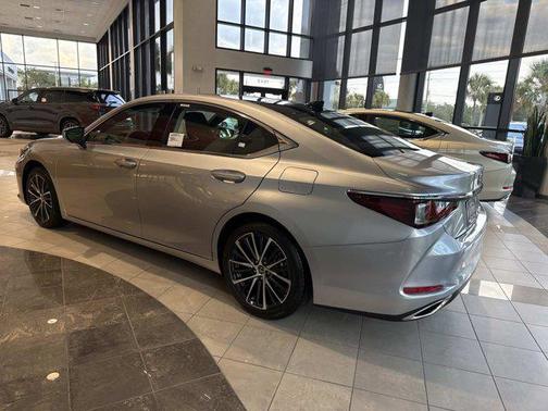 2025 Lexus ES 350 Base